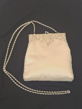 Vintage Satin Evening Shoulder/Clutch Evening Bag 50's-60's Style Kiss Lock